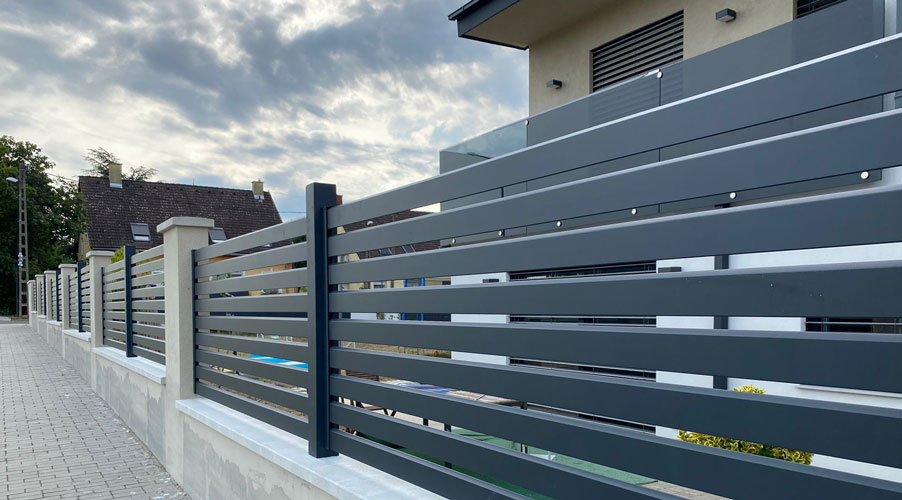 Garduri aluminiu - Gard model orizontal RAL 7016 Garduri aluminiu - Gard model orizontal RAL 7016